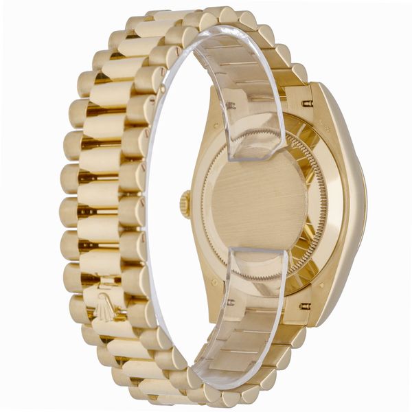 Rolex Day-Date 40 228238